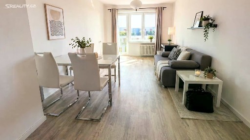 Pronájem bytu 2+kk 54 m² Pod Lipami, Praha - Žižkov