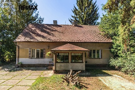 Prodej vícegeneračního domu 200 m², pozemek 1941 m² Žampiónová, Praha - Pitkovice