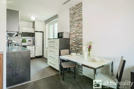 Pronájem bytu 2+1 54 m² Studentská, Mělník