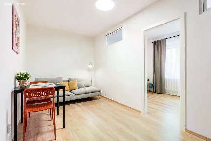 Pronájem bytu 2+kk 30 m² Strážní, Praha - Žižkov