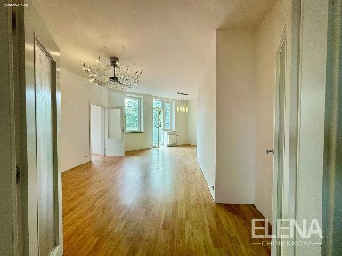 Prodej bytu 5+1 202 m² Na okraji, Praha - Veleslavín