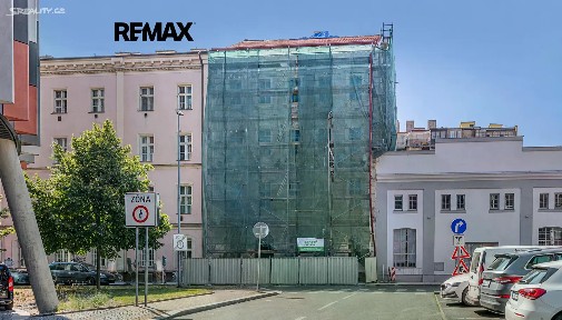Prodej bytu 2+kk 66 m² Pobřežní, Praha - Karlín