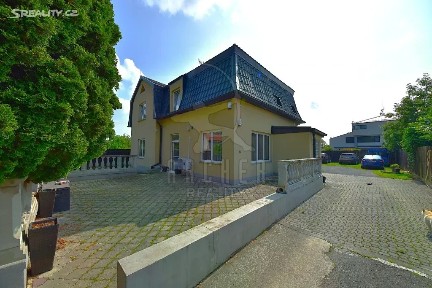 Prodej rodinného domu 247 m², pozemek 1230 m² V lipách, Praha - Koloděje