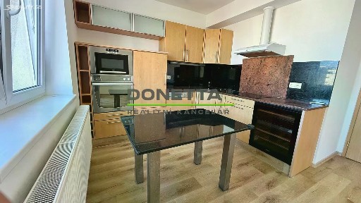 Pronájem bytu 2+kk 56 m² Ve Stromovce, Hradec Králové - Třebeš