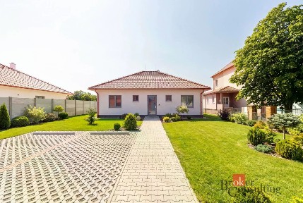Prodej rodinného domu 100 m², pozemek 699 m² Miroslav