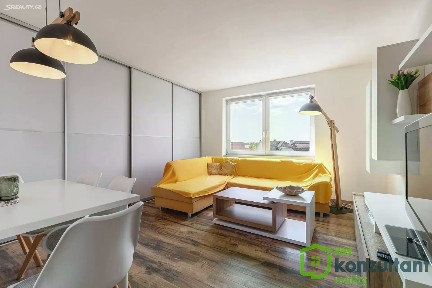 Prodej bytu 3+1 60 m² Olomoucká, Velký Újezd