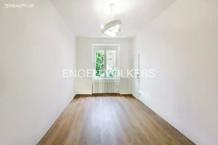 Pronájem bytu 2+1 50 m² U Křížku, Praha - Nusle