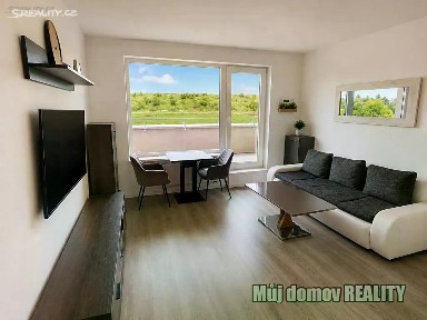 Pronájem bytu 2+kk 56 m² U Hostavického potoka, Praha - Hostavice