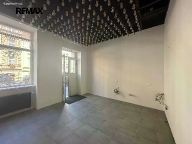 Pronájem obchodního prostoru 19 m² Seifertova, Praha - Žižkov