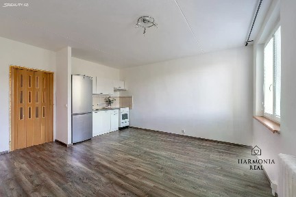 Pronájem bytu 1+kk 30 m² Bořetická, Brno - Židenice