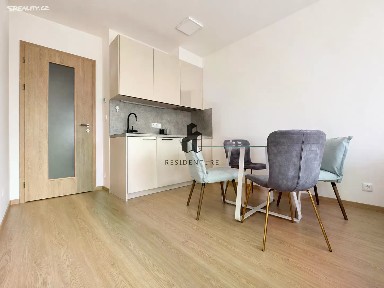 Prodej bytu 1+kk 32 m² Výstavní, Praha - Háje