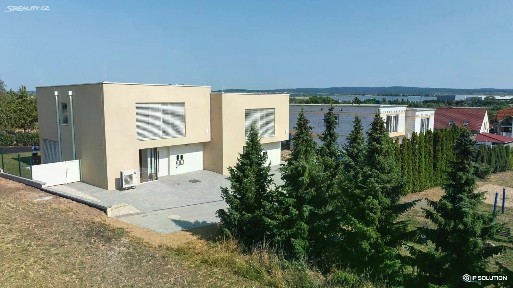 Prodej rodinného domu 283 m², pozemek 559 m² Holubice