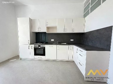 Pronájem bytu 3+1 129 m² Dukelská třída, Hradec Králové - Pražské Předměstí