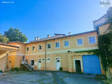 Pronájem kanceláře 278 m²