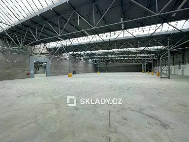 Pronájem skladového prostoru 2000 m²