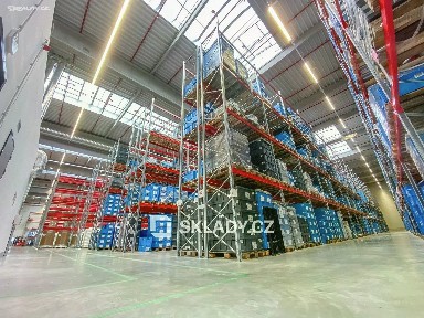 Pronájem skladového prostoru 2500 m²