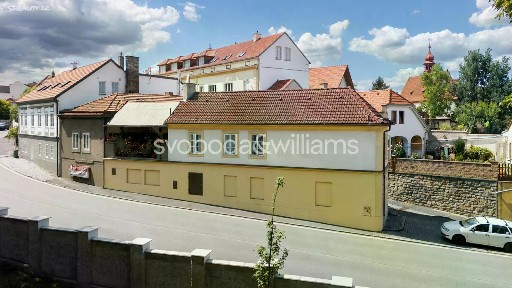 Prodej obchodního prostoru 240 m²