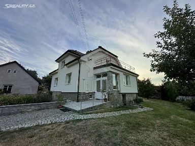 Pronájem vily 328 m², pozemek 1650 m²