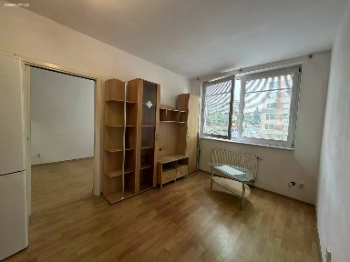 Pronájem bytu 2+kk 39 m² Hnězdenská, Praha - Troja