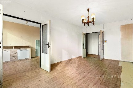 Prodej bytu 3+1 68 m² Hřebečská, Kladno - Kročehlavy