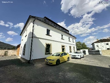 Pronájem bytu 3+kk 48 m² Tovární, Osek