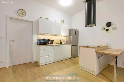 Pronájem bytu 1+kk 34 m² Mariánské náměstí, Znojmo