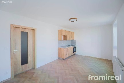 Pronájem bytu 1+kk 26 m² náměstí Míru, Veselí nad Moravou