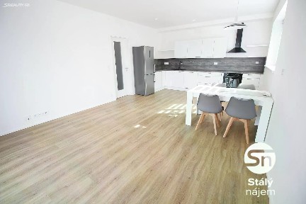 Pronájem bytu 3+kk 79 m² Ve svahu, Doubravčice