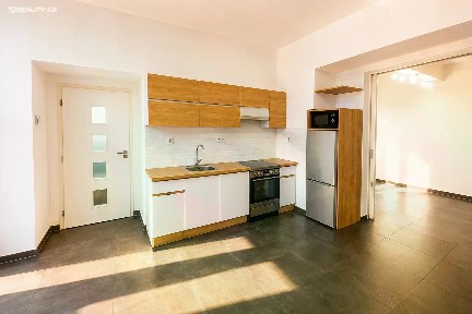 Pronájem bytu 1+1 35 m² Průběžná, Praha - Strašnice