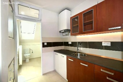 Pronájem bytu 1+1 25 m² Praha - Strašnice