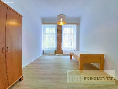 Pronájem bytu 3+1 80 m² Koubkova, Praha - Vinohrady