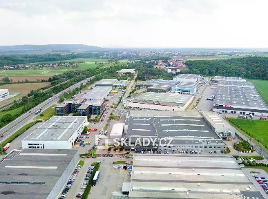Pronájem skladového prostoru 1400 m²