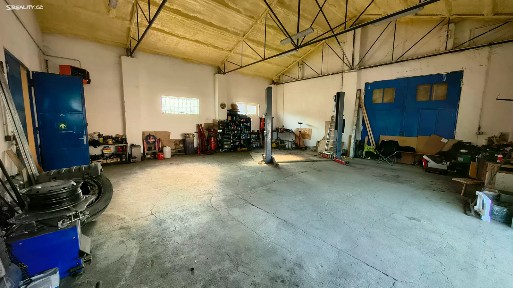 Pronájem skladového prostoru 100 m²
