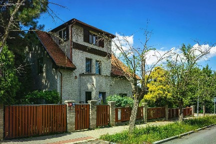 Prodej bytu 6 pokojů a více 166 m²