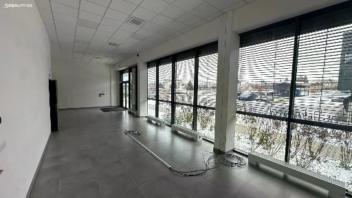 Pronájem obchodního prostoru 329 m² Mezi Stromy, Jinočany