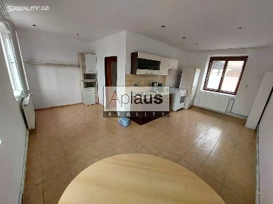 Pronájem bytu 1+1 61 m² Slavče