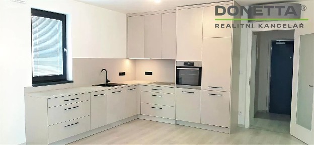 Pronájem bytu 2+kk 53 m² Kubelíkova, Hradec Králové - Slezské Předměstí