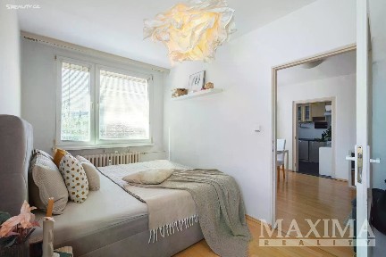 Prodej bytu 3+1 76 m² Hennerova, Praha - Motol
