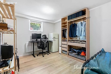 Pronájem bytu 1+kk 29 m² Nádražní, Vrané nad Vltavou