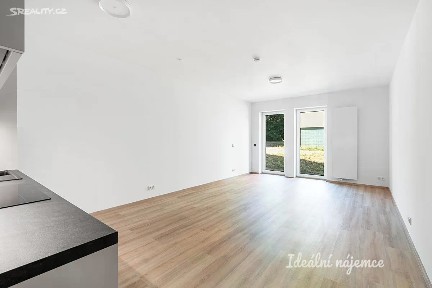 Pronájem bytu 1+kk 34 m² Danielova, Praha - Čakovice