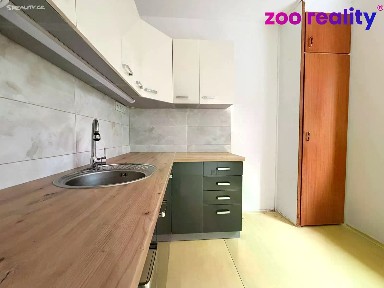 Pronájem bytu 3+1 74 m² Mládežnická, Jirkov