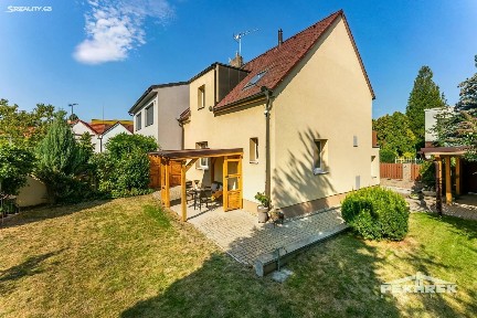 Prodej rodinného domu 110 m², pozemek 322 m²