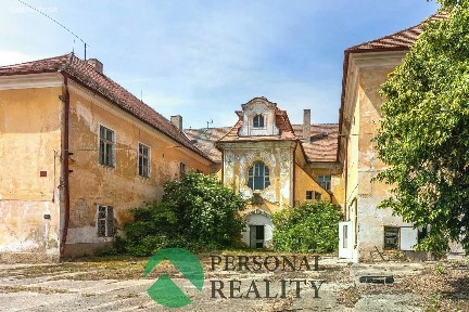Prodej rodinného domu 4000 m², pozemek 6500 m² Libořice