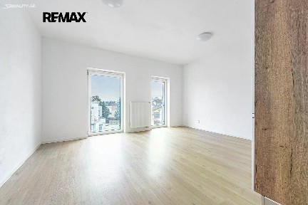 Pronájem bytu 1+kk 29 m² Husova tř., České Budějovice - České Budějovice 2