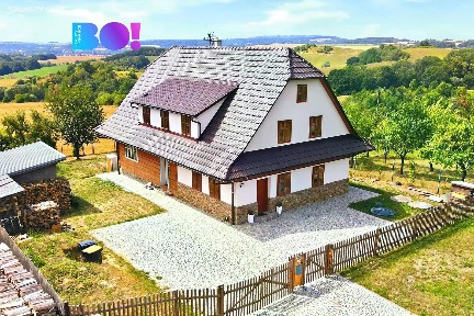 Prodej rodinného domu 219 m², pozemek 1080 m² Špičky