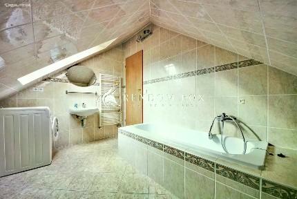 Pronájem bytu 2+kk 115 m² Leska, Dobšice