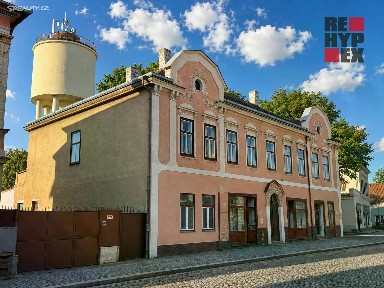 Prodej vícegeneračního domu 980 m², pozemek 523 m² Tř. 5. května, Pečky