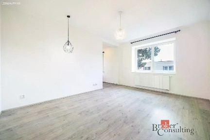 Pronájem bytu 3+1 82 m² Vodňanská, Praha - Kyje
