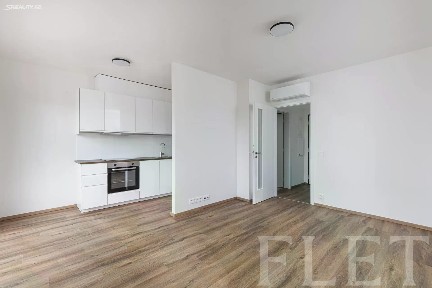 Pronájem bytu 1+kk 35 m² Waltariho, Praha - Hloubětín