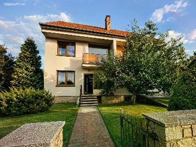 Prodej rodinného domu 240 m², pozemek 1150 m² Březník